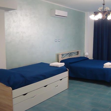 Guest House Mare E Luna Fiumefreddo Bruzio Exterior photo