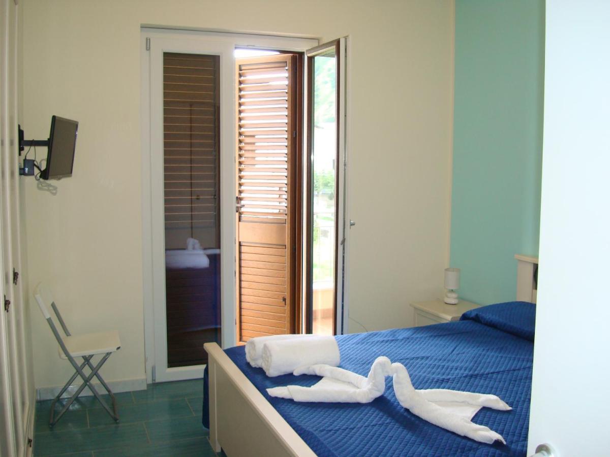 Guest House Mare E Luna Fiumefreddo Bruzio Exterior photo