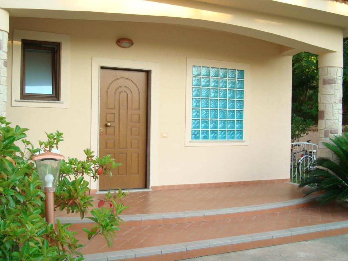 Guest House Mare E Luna Fiumefreddo Bruzio Exterior photo