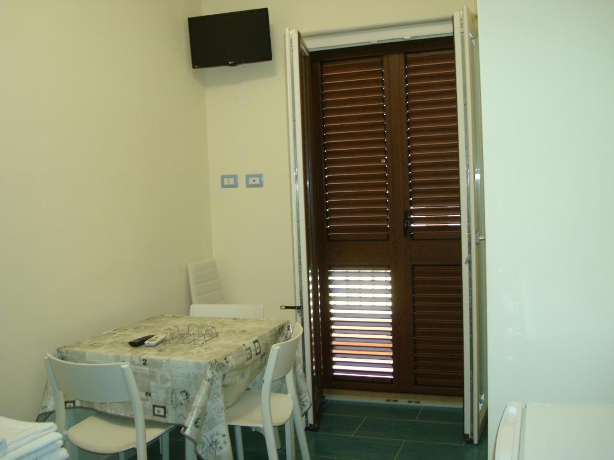 Guest House Mare E Luna Fiumefreddo Bruzio Exterior photo
