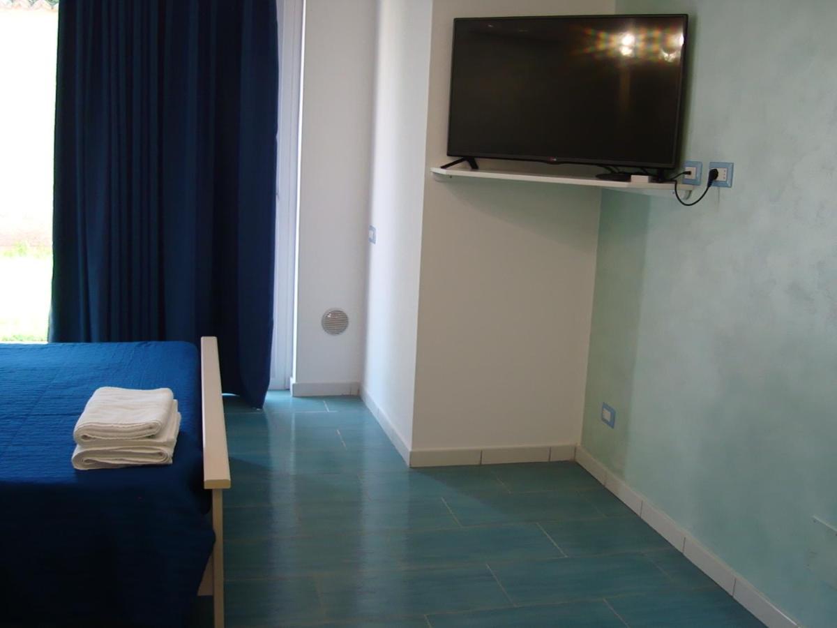 Guest House Mare E Luna Fiumefreddo Bruzio Exterior photo