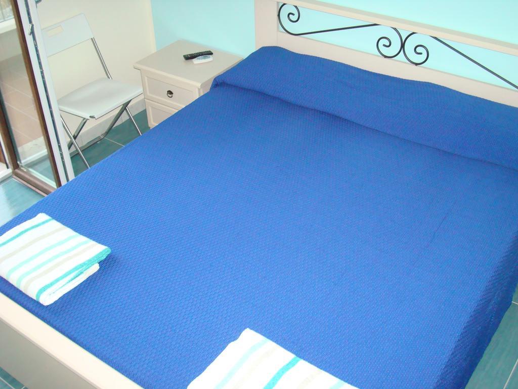 Guest House Mare E Luna Fiumefreddo Bruzio Exterior photo