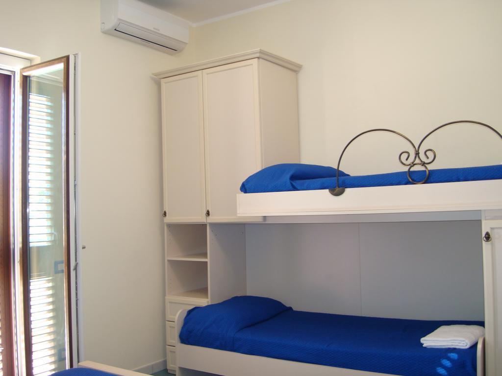 Guest House Mare E Luna Fiumefreddo Bruzio Exterior photo