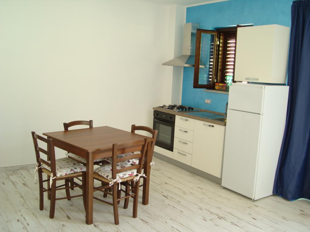 Guest House Mare E Luna Fiumefreddo Bruzio Exterior photo