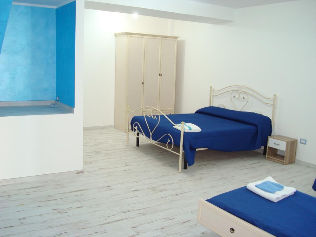 Guest House Mare E Luna Fiumefreddo Bruzio Exterior photo