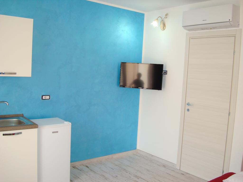 Guest House Mare E Luna Fiumefreddo Bruzio Exterior photo