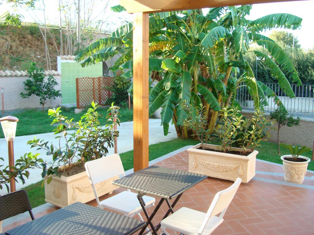 Guest House Mare E Luna Fiumefreddo Bruzio Exterior photo