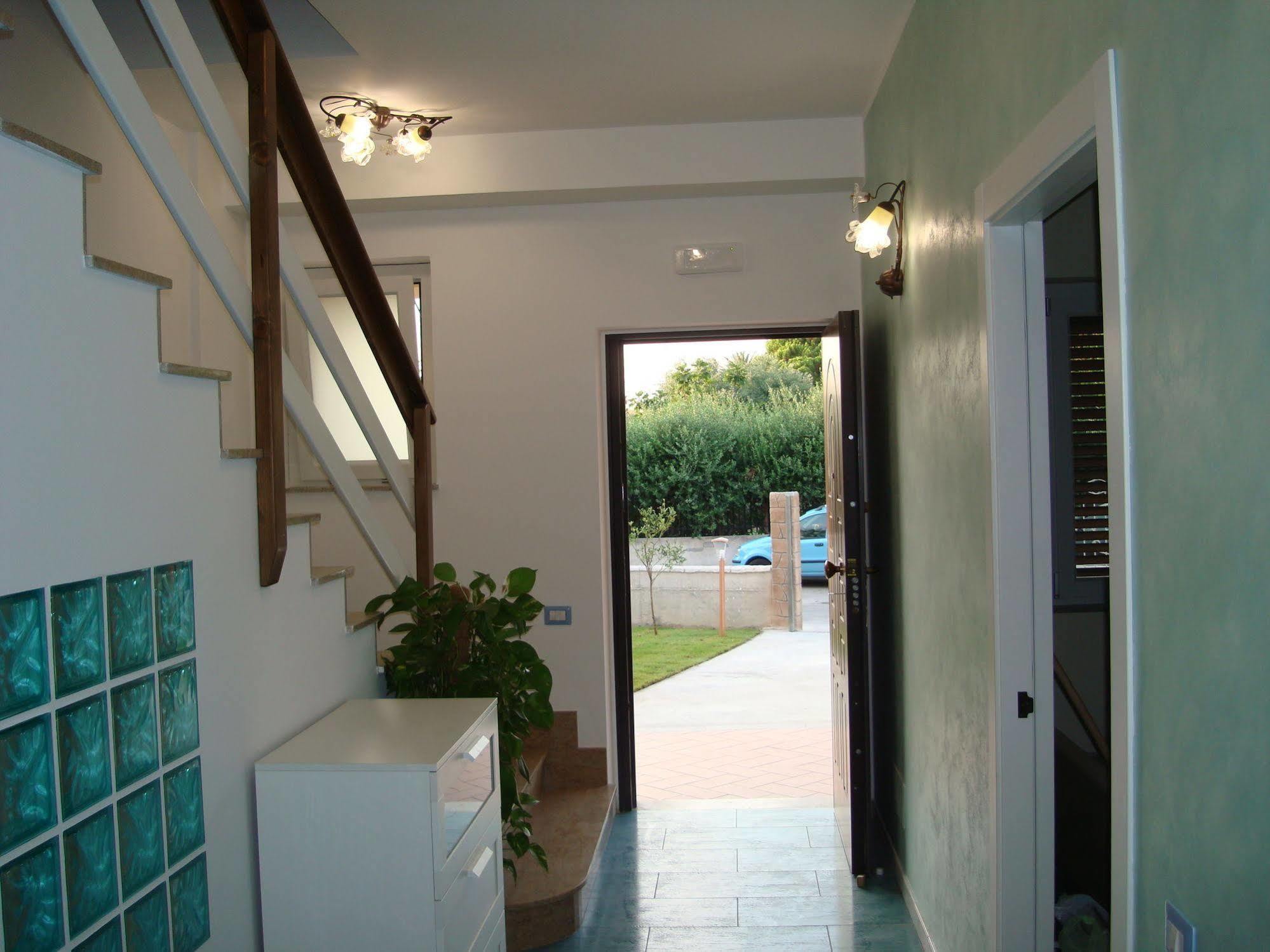 Guest House Mare E Luna Fiumefreddo Bruzio Exterior photo