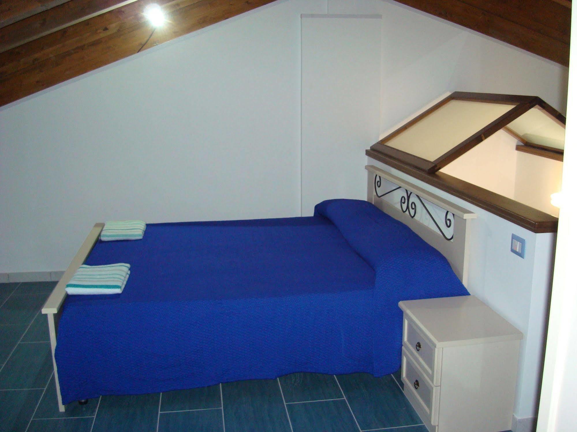 Guest House Mare E Luna Fiumefreddo Bruzio Exterior photo
