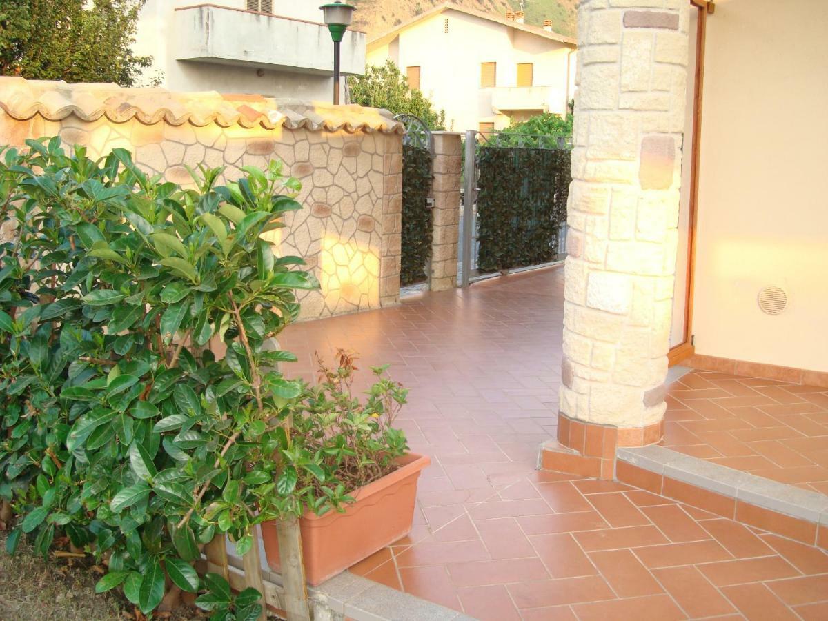 Guest House Mare E Luna Fiumefreddo Bruzio Exterior photo